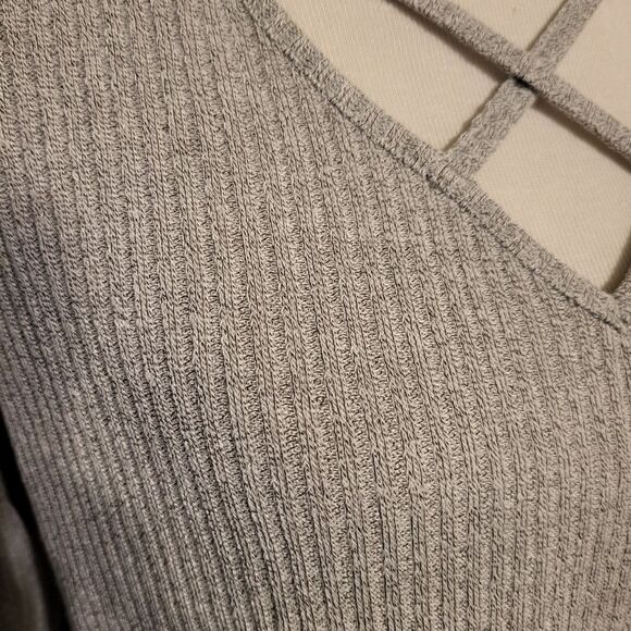 Light Grey V-Neck Caged Sweater - Picture 4 of 5